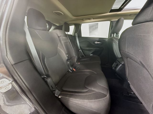 Used 2016 Gray Jeep Latitude image 25