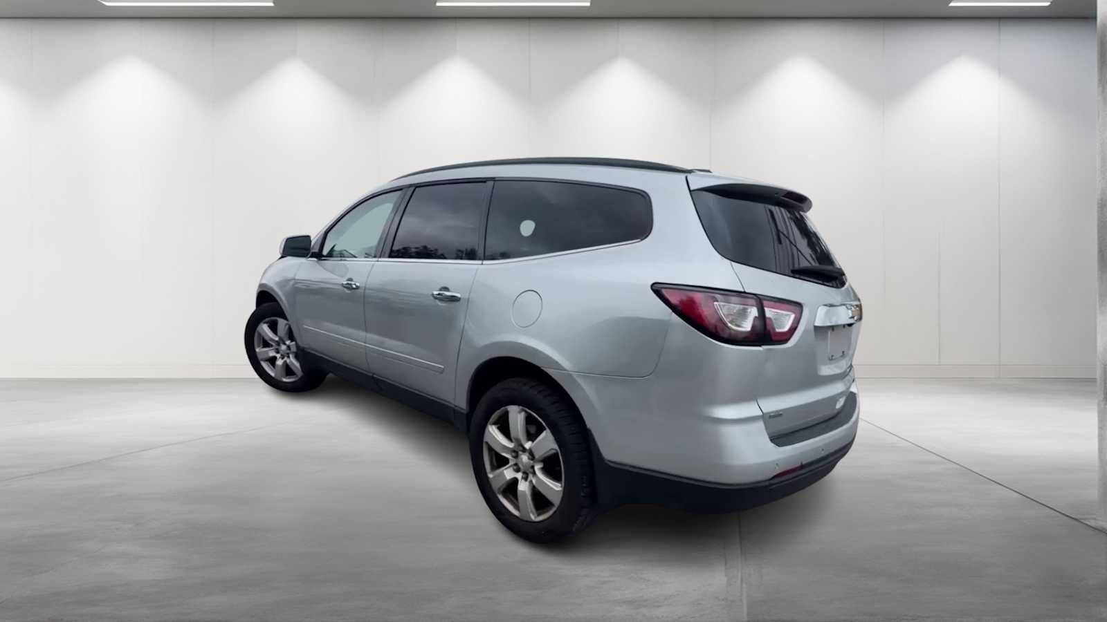 Used 2016 Silver Ice Metallic Chevrolet LT image 5