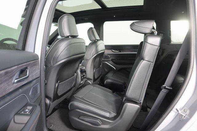 2025 Jeep Grand Cherokee L Overland - Photo 8