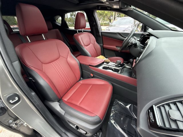 2025 Lexus NX 250 - Photo 26