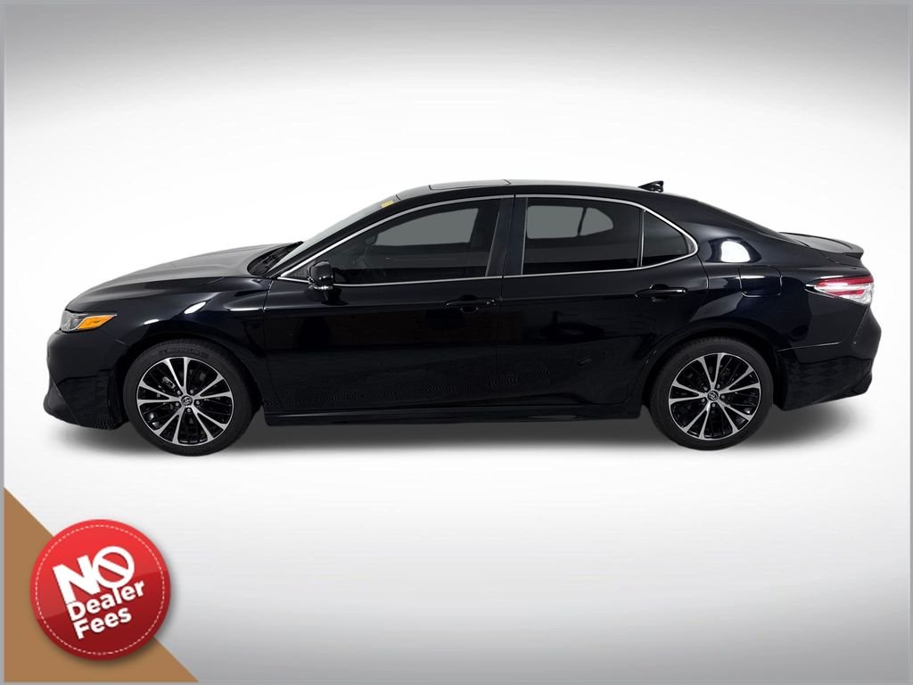 2020 Toyota Camry SE - Photo 7