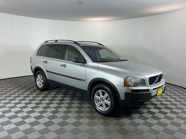 Used 2005 Silver Volvo 2.5T image 3