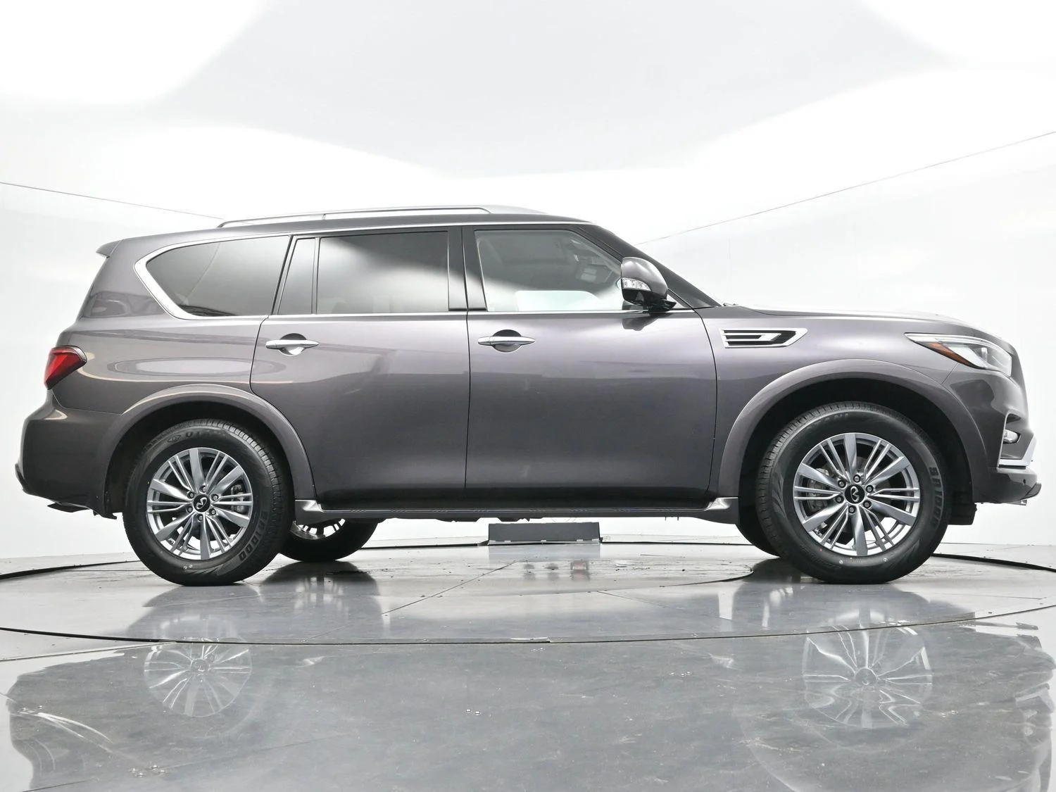 Used 2024 Anthracite Gray INFINITI LUXE image 64
