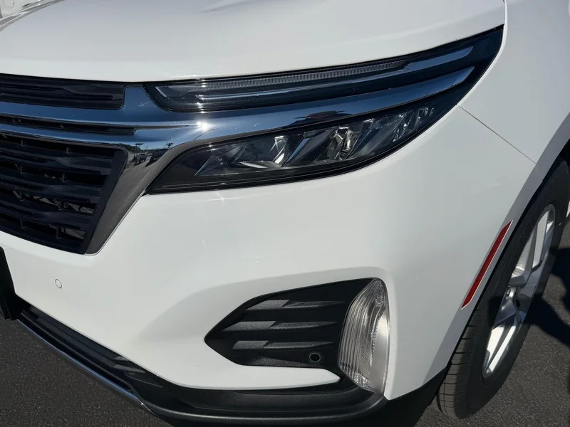Used 2024 Summit White Chevrolet LT image 25