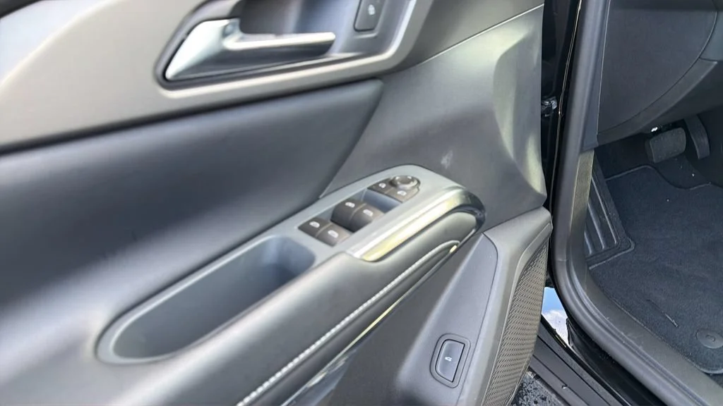 New 2027 Mosaic Black Metallic Chevrolet LT image 15