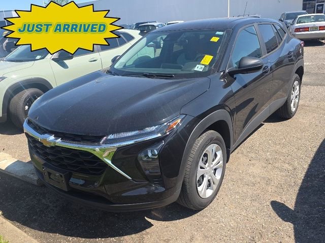 2025 Chevrolet Trax LS's photo