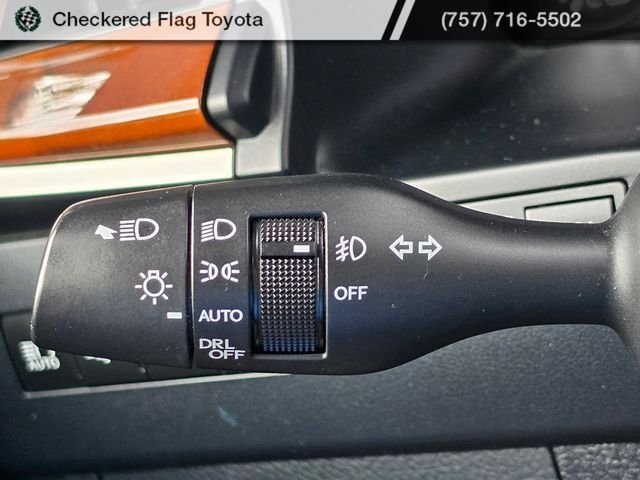 Used 2018 Nebula Gray Pearl Lexus 570 image 31