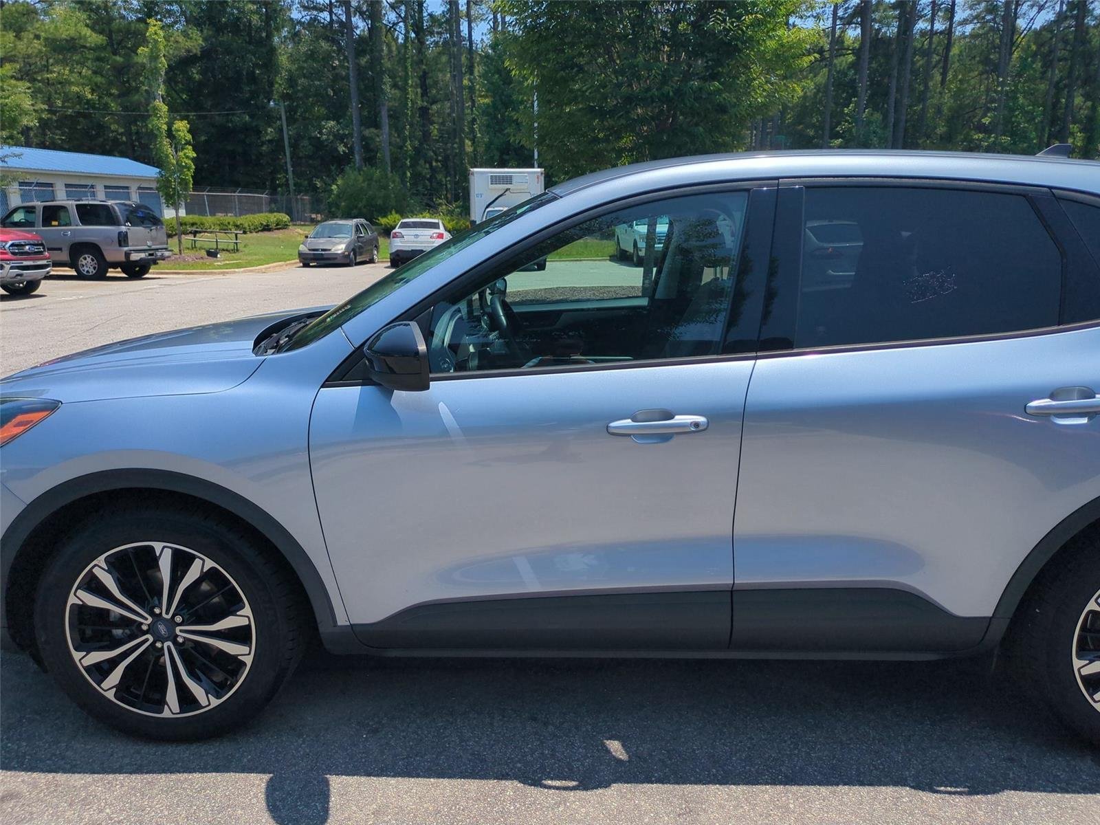 Used 2022 Iced Blue Silver Ford SE image 15