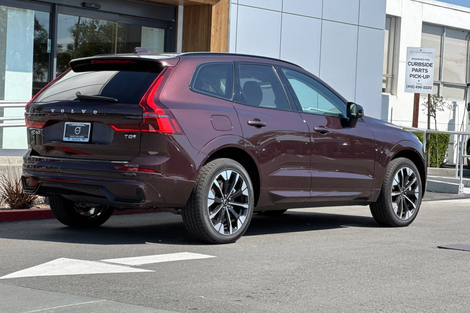 New 2026 Mulberry Red Volvo T8 Ultra image 2