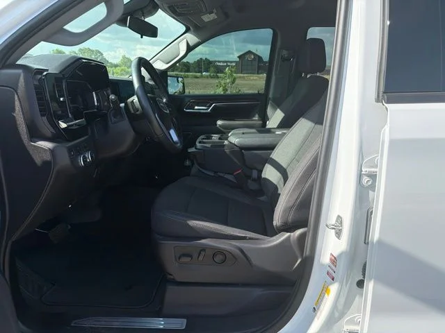 Used 2024 White GMC Elevation image 10