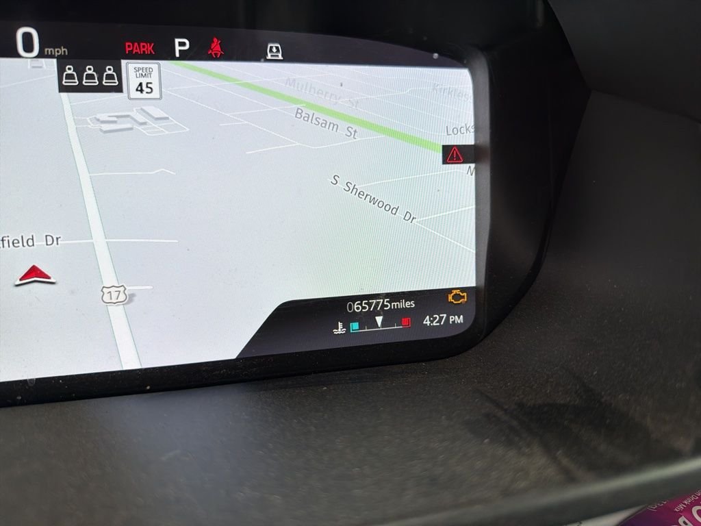 Used 2021 White Land Rover SE image 6