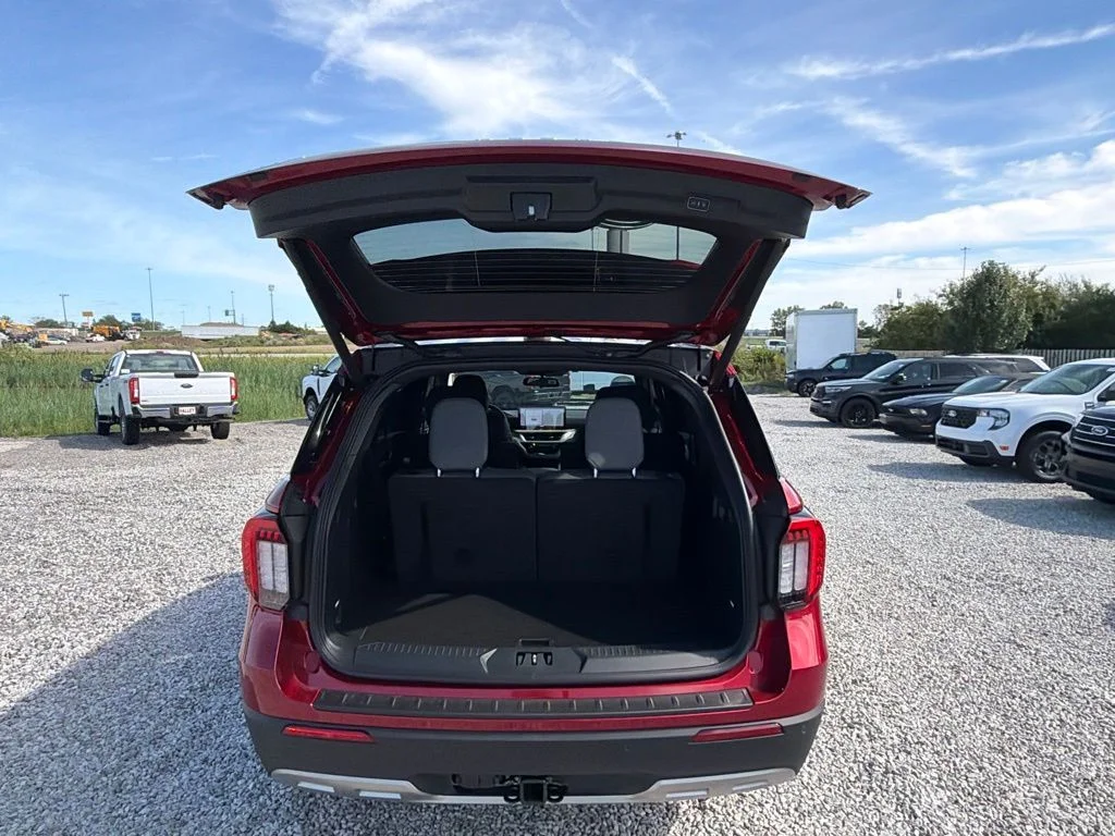 New 2027 Ruby Red Metallic Tinted Clearcoat Ford Active image 48