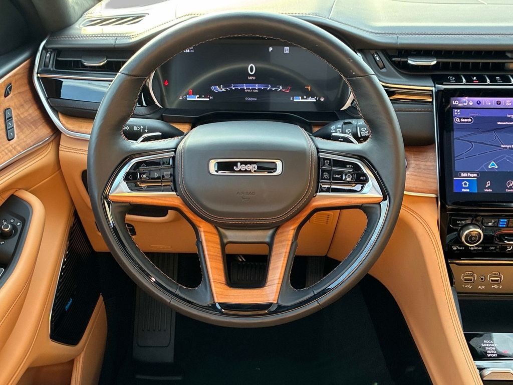 Used 2025 White Jeep Summit Reserve image 19