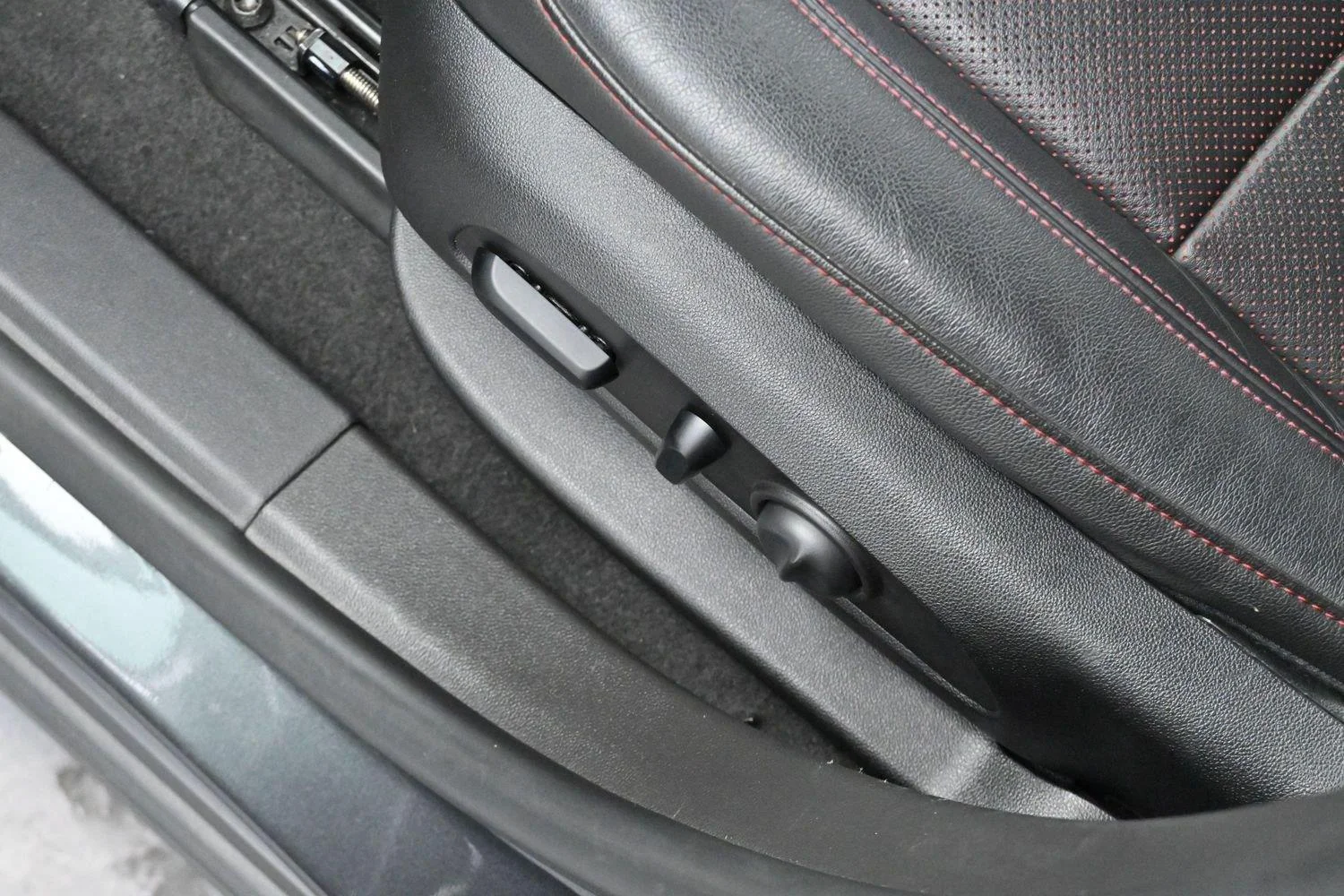 Used 2020 NIGHTFALL GRAY METALLIC Chevrolet RS image 14
