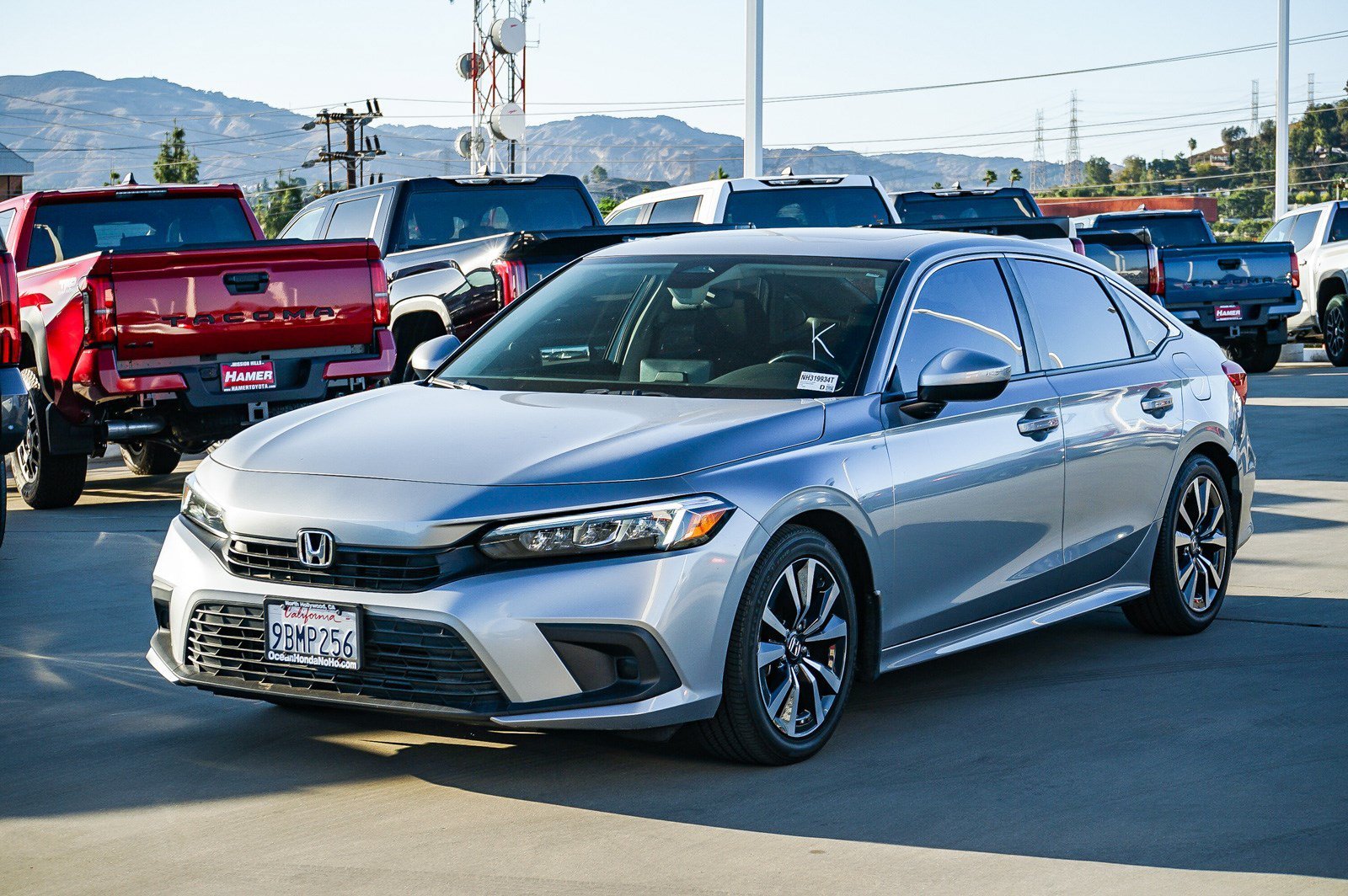 Used 2022 Lunar Silver Metallic Honda EX image 3