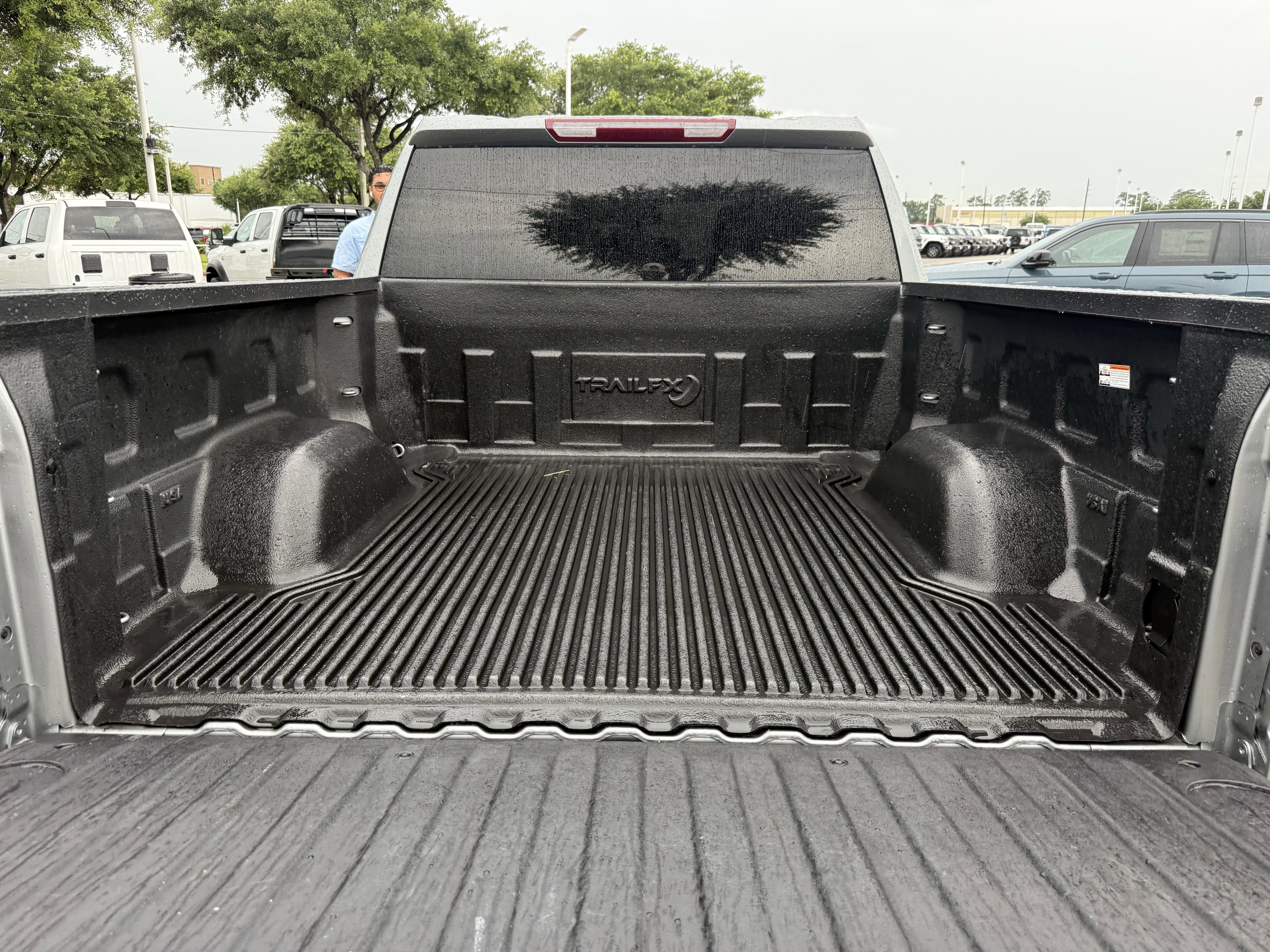 Used 2025 Sterling Gray Metallic Chevrolet  image 28