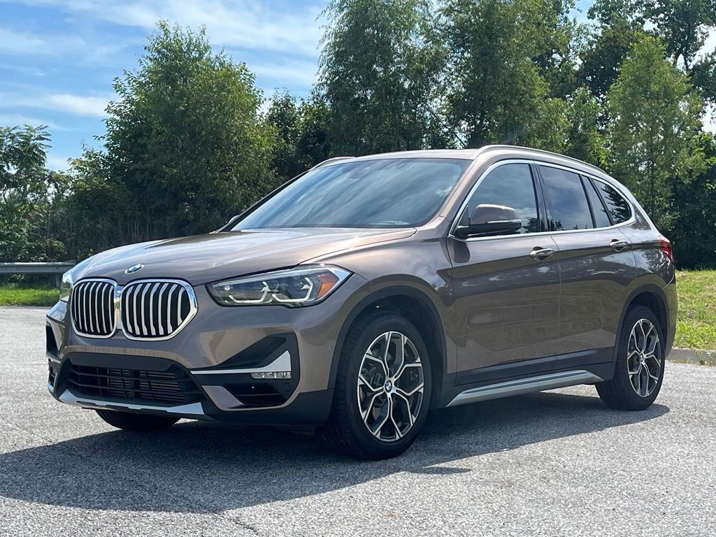 Used 2020 Beige BMW xDrive28i image 3