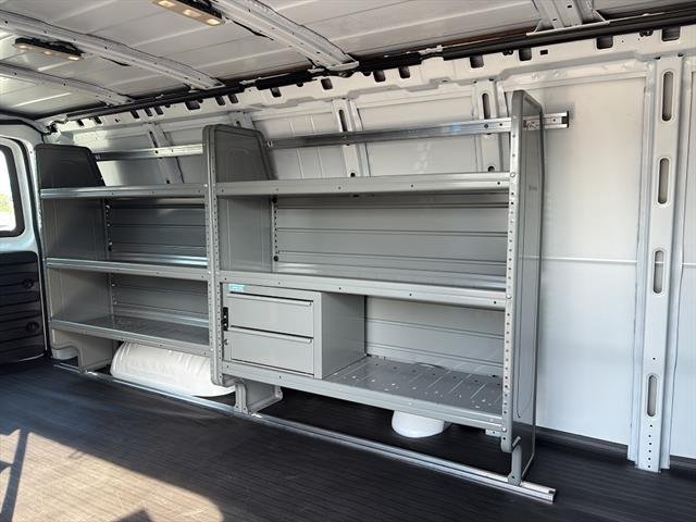 2025 Chevrolet Express Cargo Work Van - Photo 10