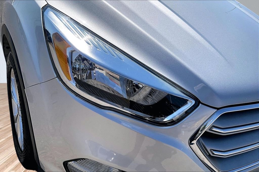 Used 2018 Silver Ford SE image 26