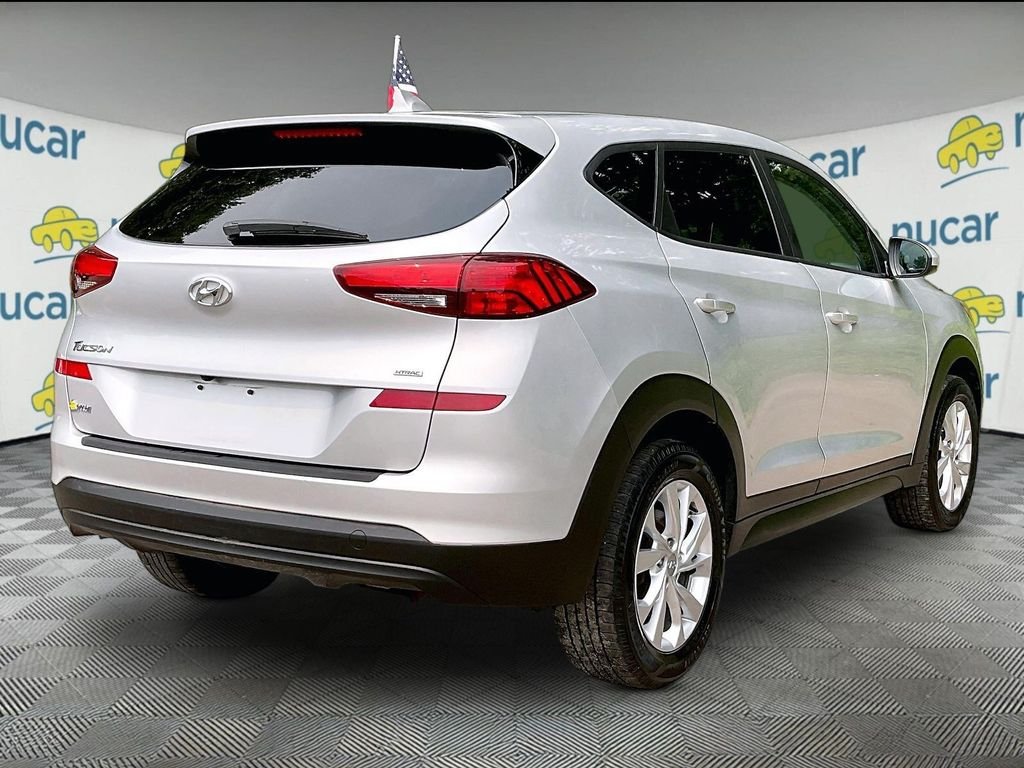 Used 2019 Silver Hyundai SE image 6