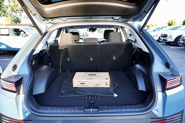 Used 2024 Blue Hyundai SEL image 12