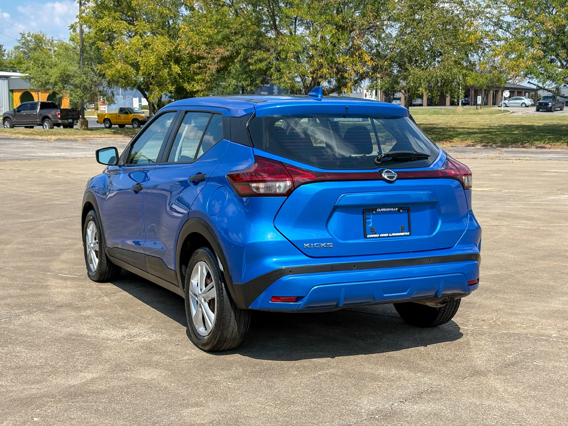 Used 2021 Blue Nissan S image 8