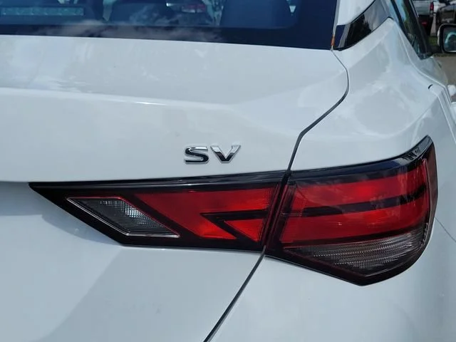 2022 Nissan Sentra SV - Photo 9