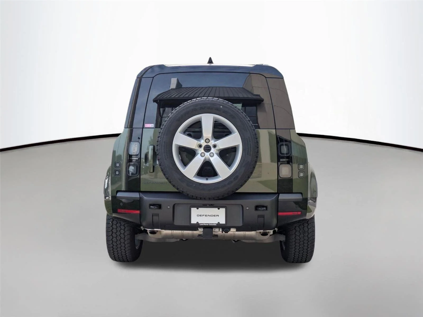 Used 2026 Woolstone Green Metallic Land Rover X-Dynamic SE image 6