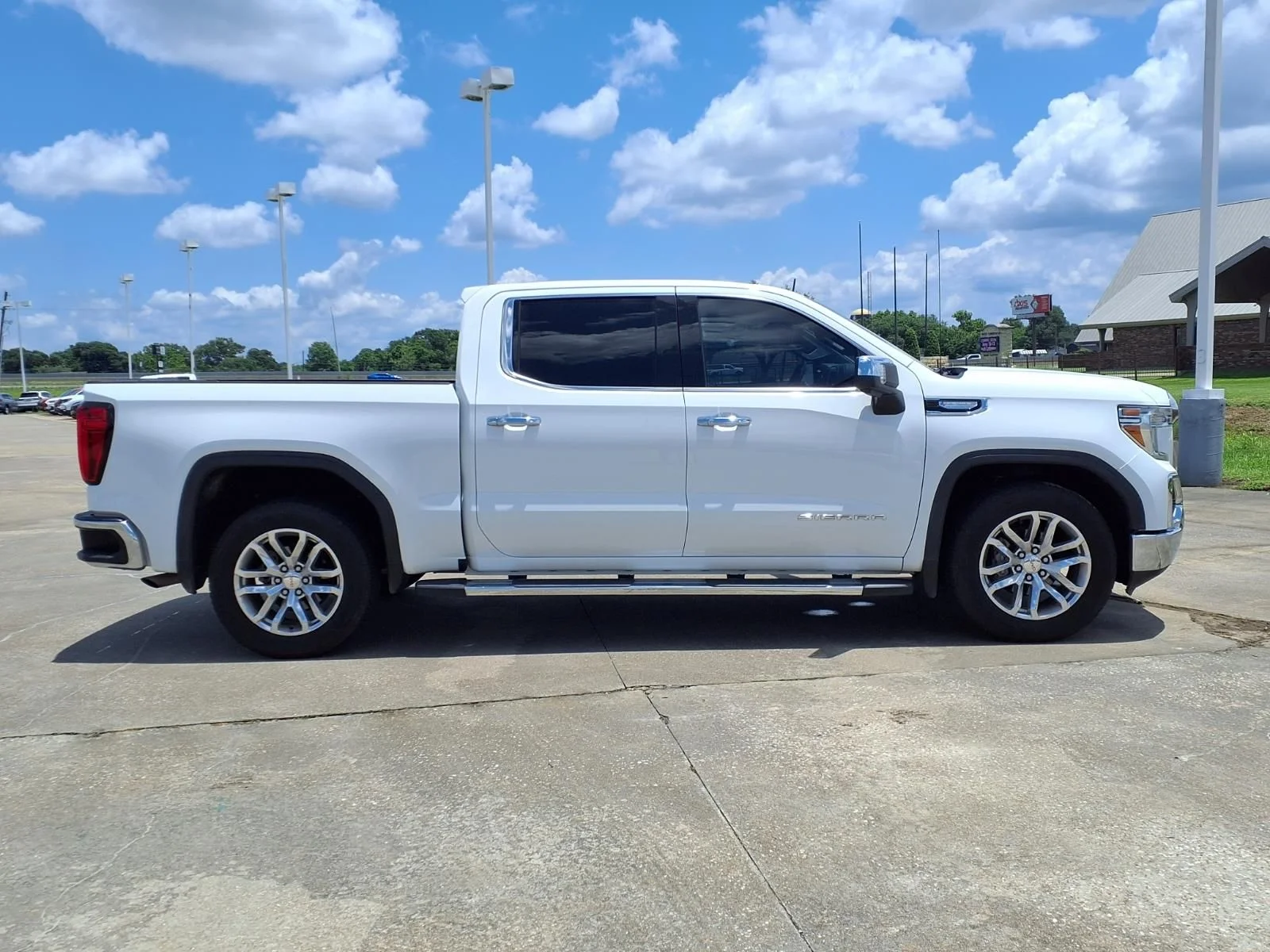 Used 2019 White GMC SLT image 9