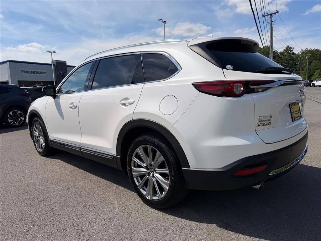 Used 2023 White Mazda Signature image 5