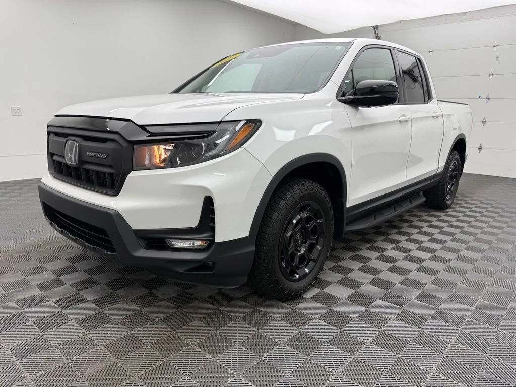 Used 2025 White Honda Sport image 15