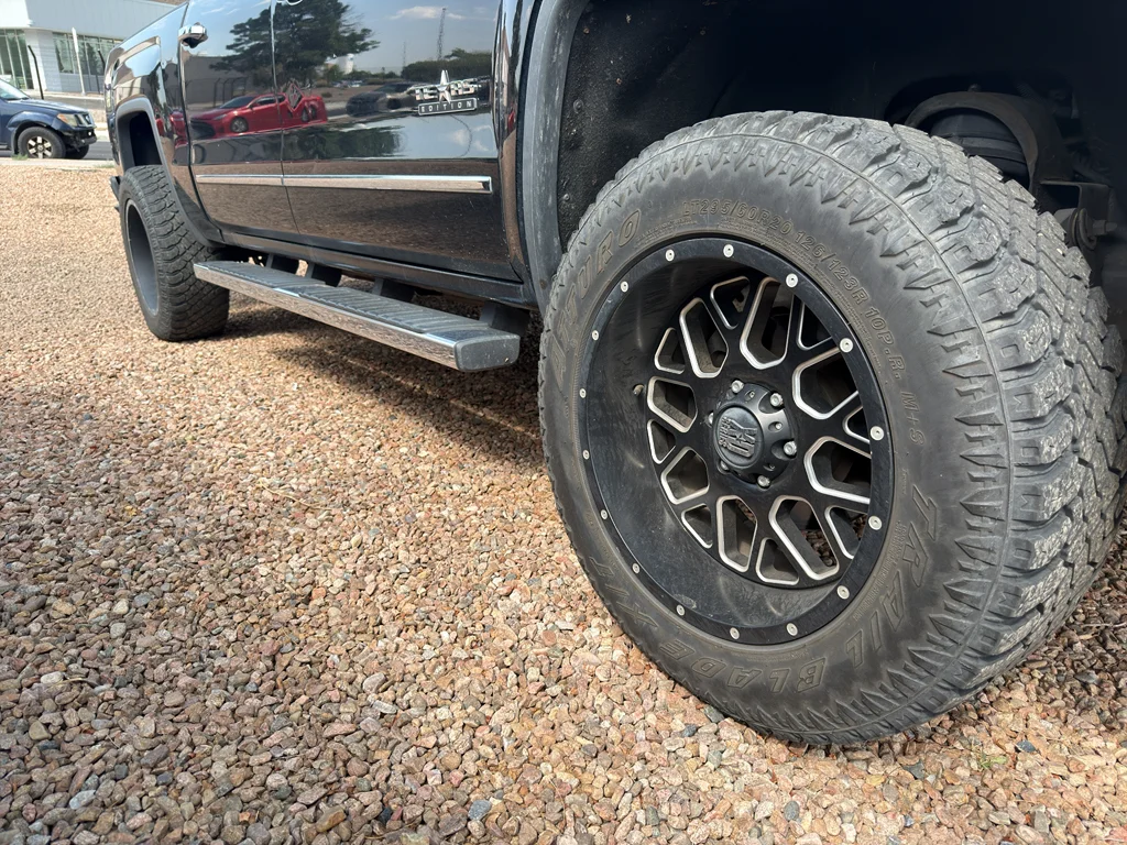 Used 2015 Onyx Black GMC SLT image 4