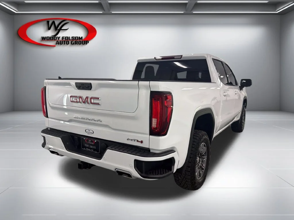 Used 2025 White GMC AT4 image 6