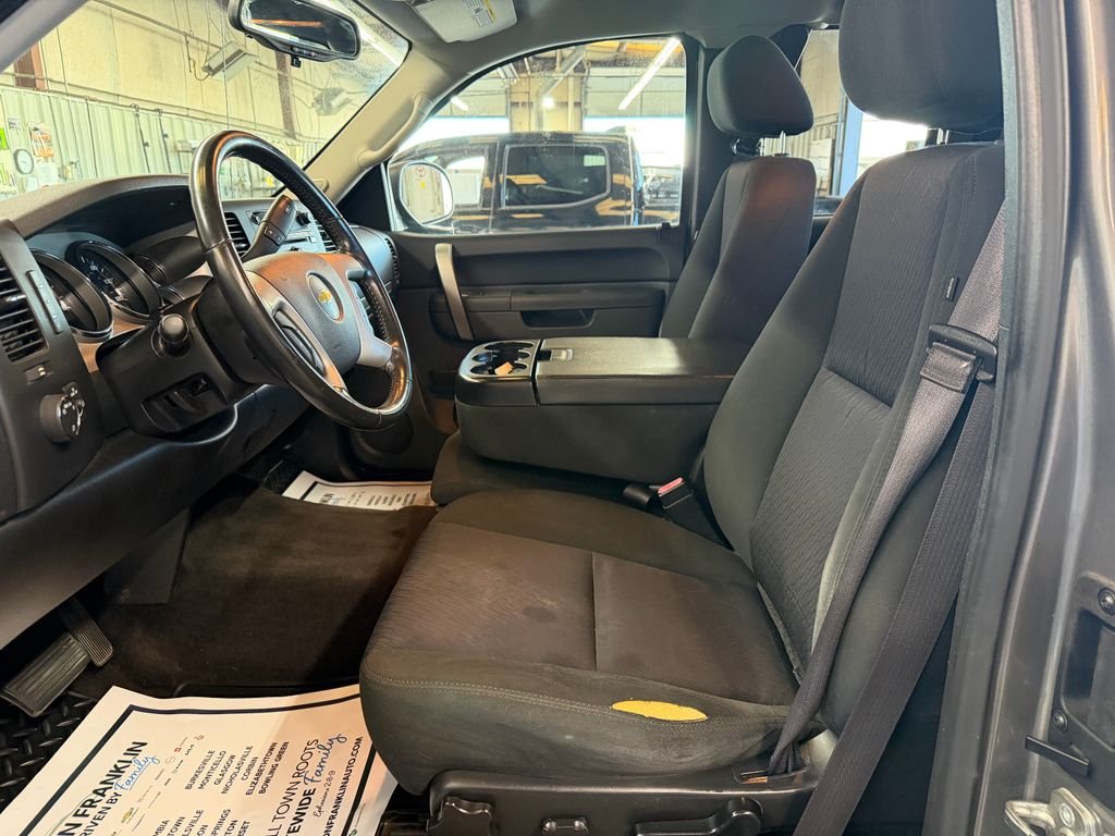 Used 2013 Gray Chevrolet LT image 9