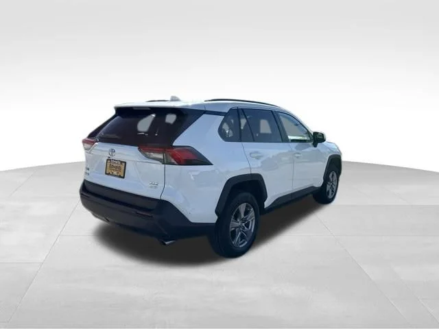 2024 Toyota RAV4 XLE - Photo 8