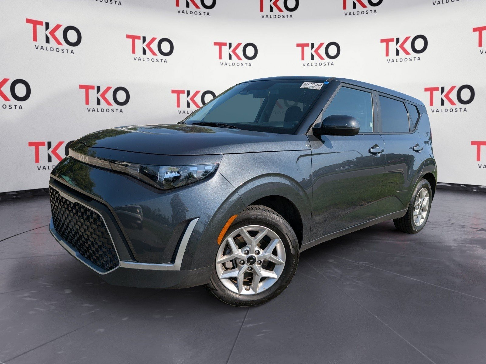 Used 2025  Kia LX image 5