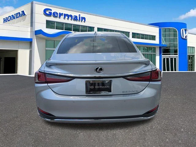 Used 2025 Iridium Lexus 300h image 6