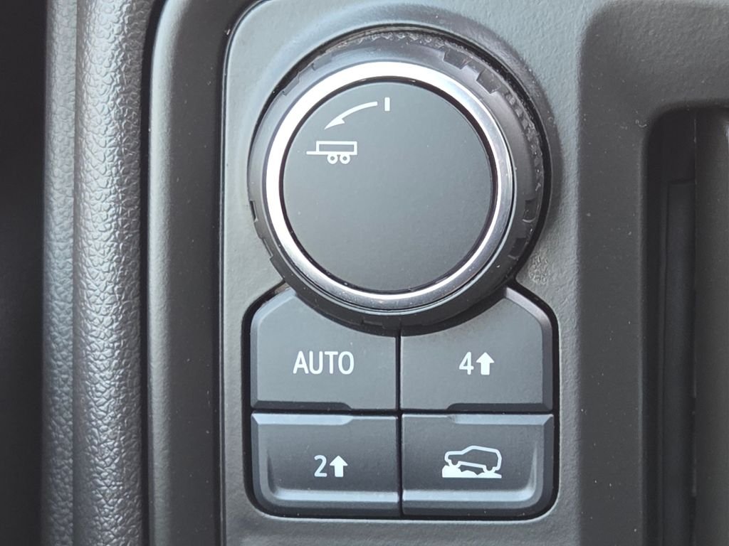 Used 2025 White Chevrolet Custom image 36