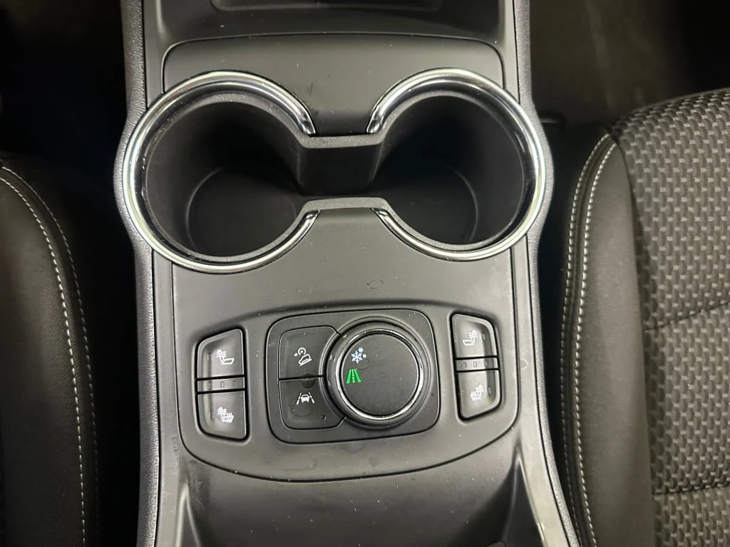 Used 2023 Summit White GMC SLE image 16