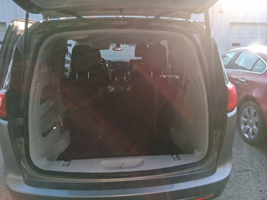 Used 2017 Silver Chrysler Touring L image 16