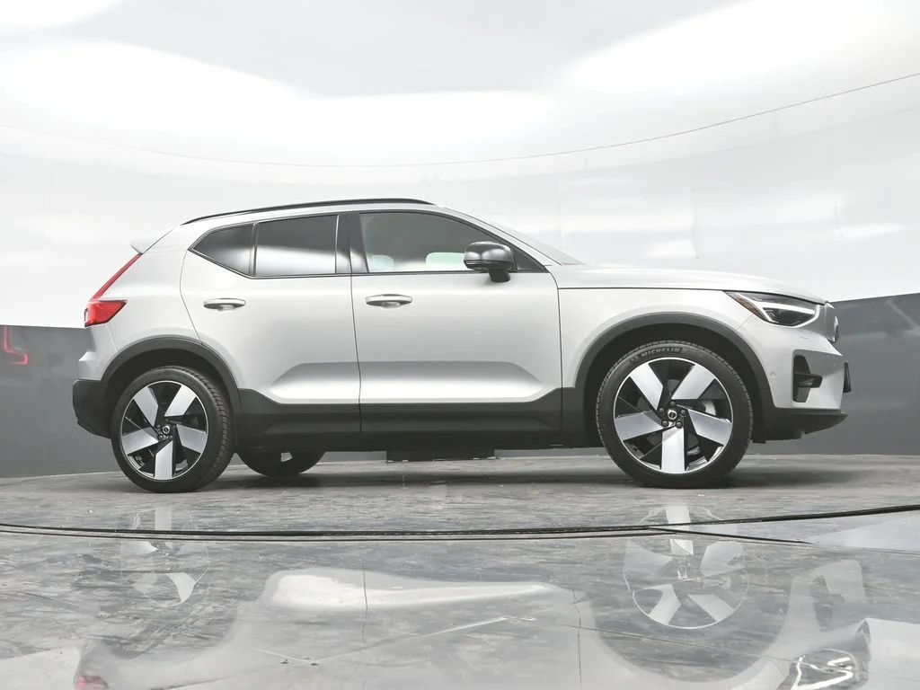 Certified Used 2023 Silver Dawn Volvo Ultimate image 29