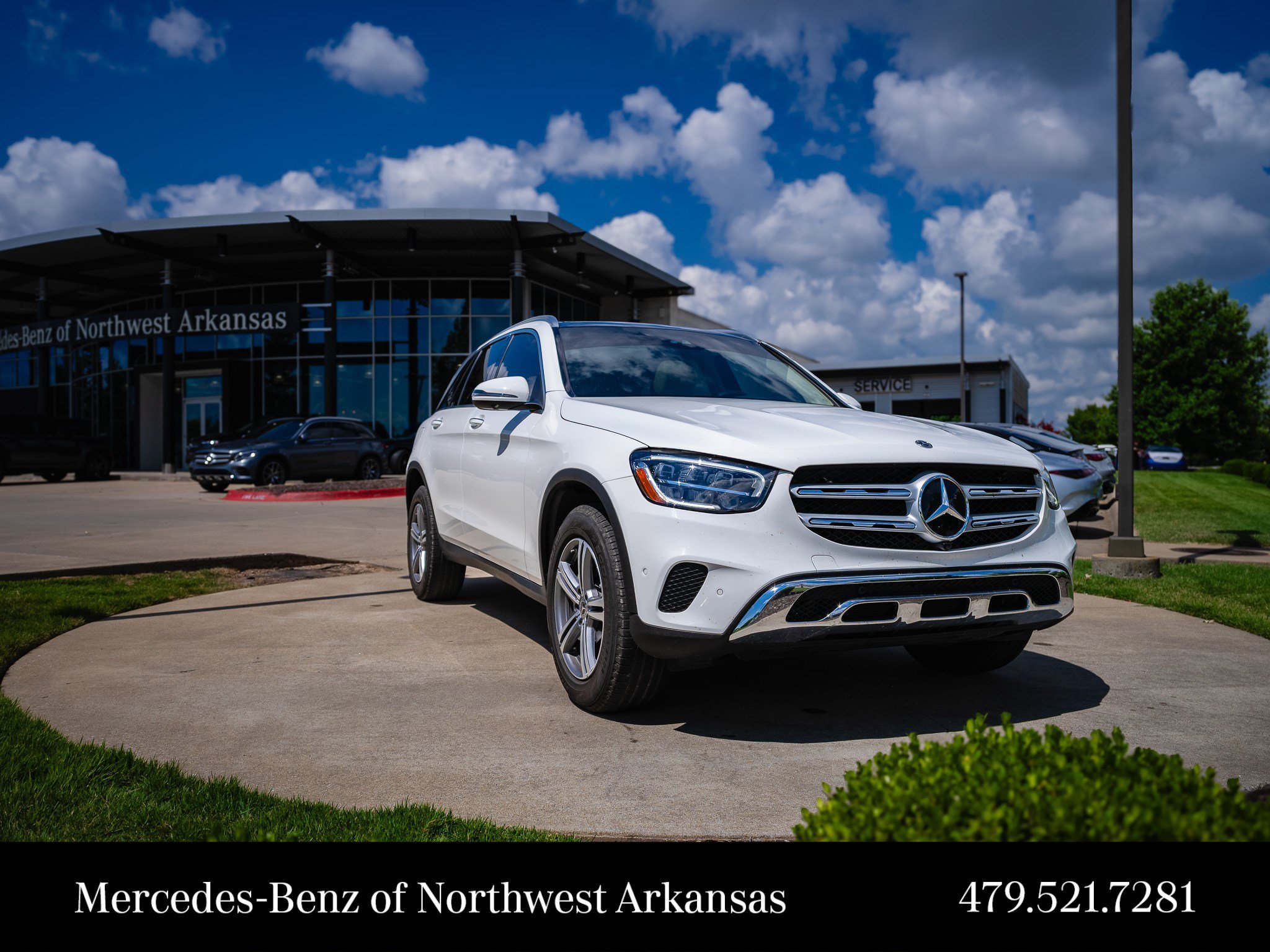 Used 2022  Mercedes-Benz GLC 300 image 1