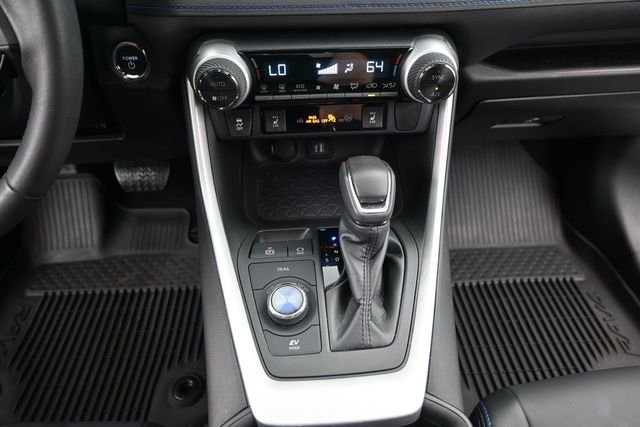 Used 2023 Wind Chill Pearl/Midnight Black Metallic Toyota XSE image 9