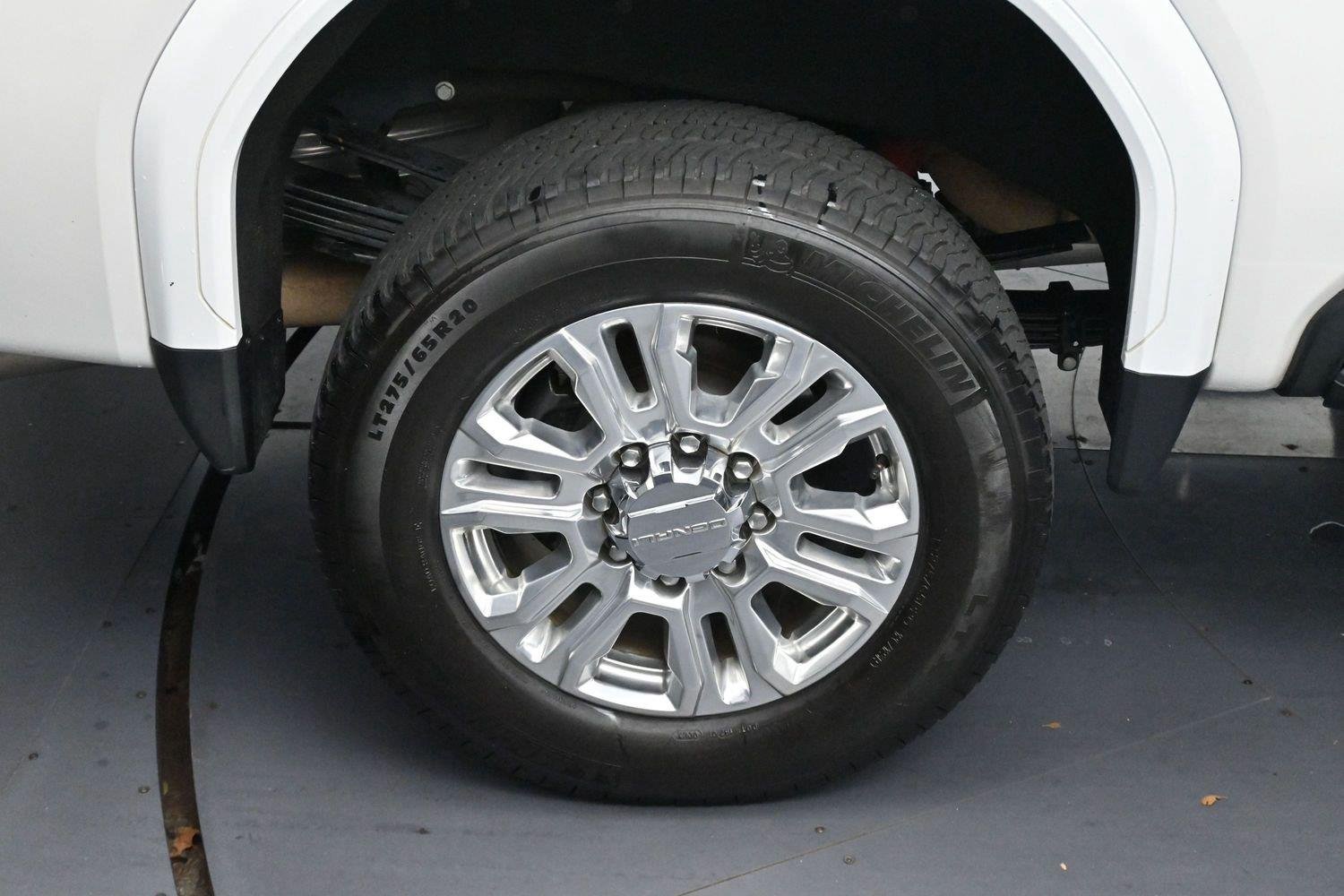Used 2025 White Frost Tricoat GMC Denali image 34