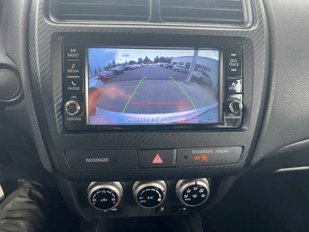 Used 2023 White Mitsubishi 2.0 ES image 13