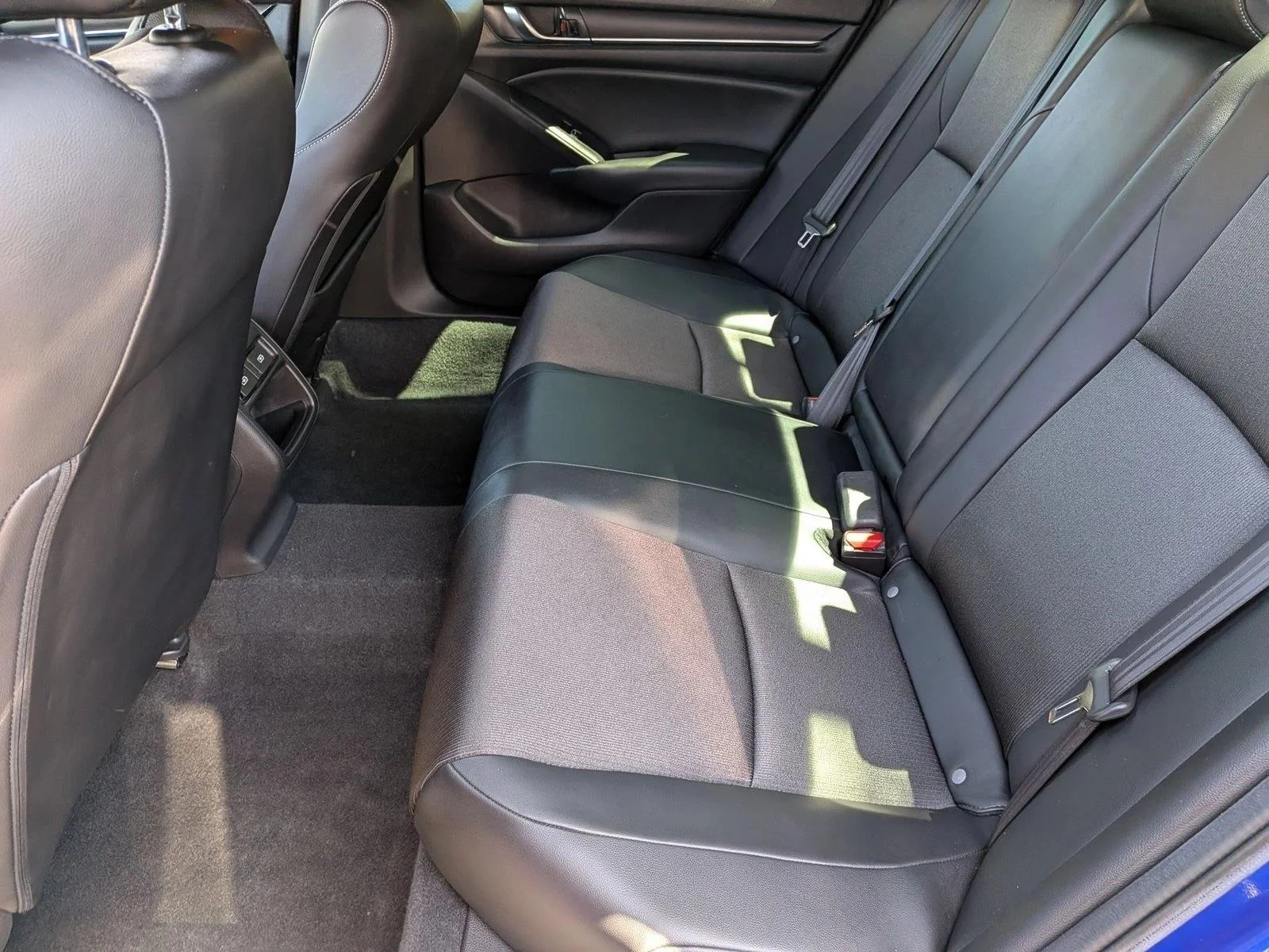 Used 2022 Still Night Pearl Honda Sport image 17