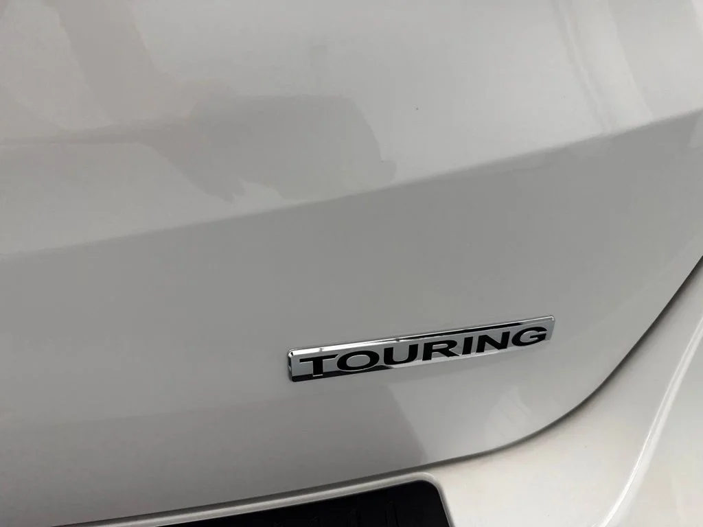 New 2026 Platinum White Pearl Honda Touring image 9