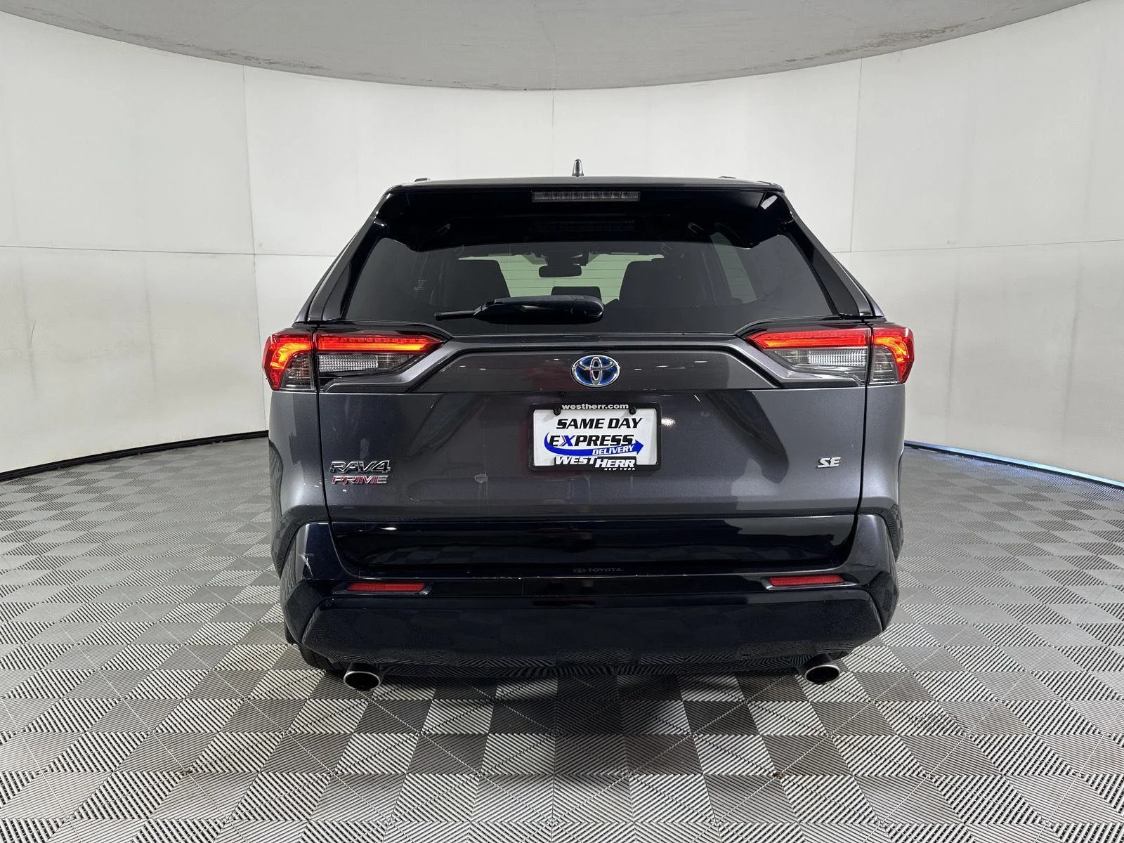 Used 2022 Magnetic Gray Metallic Toyota SE image 21