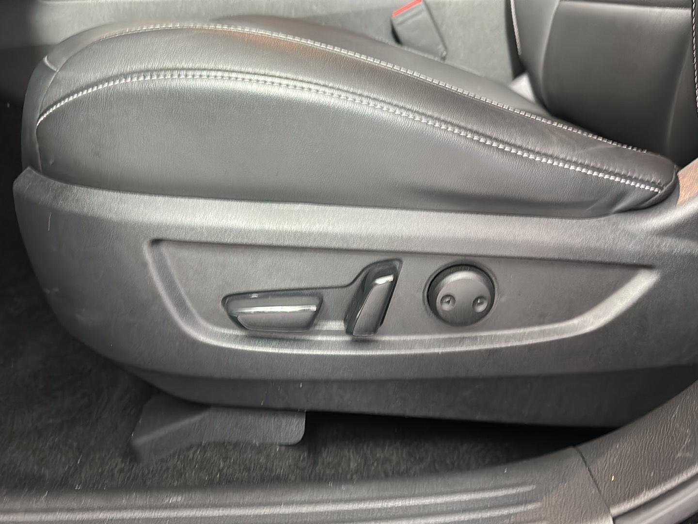 Used 2021 Black Obsidian INFINITI PURE image 16