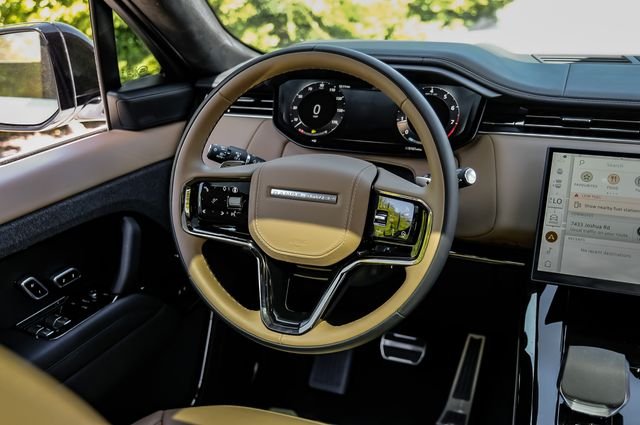 Certified Used 2025 White Land Rover Autobiography image 23
